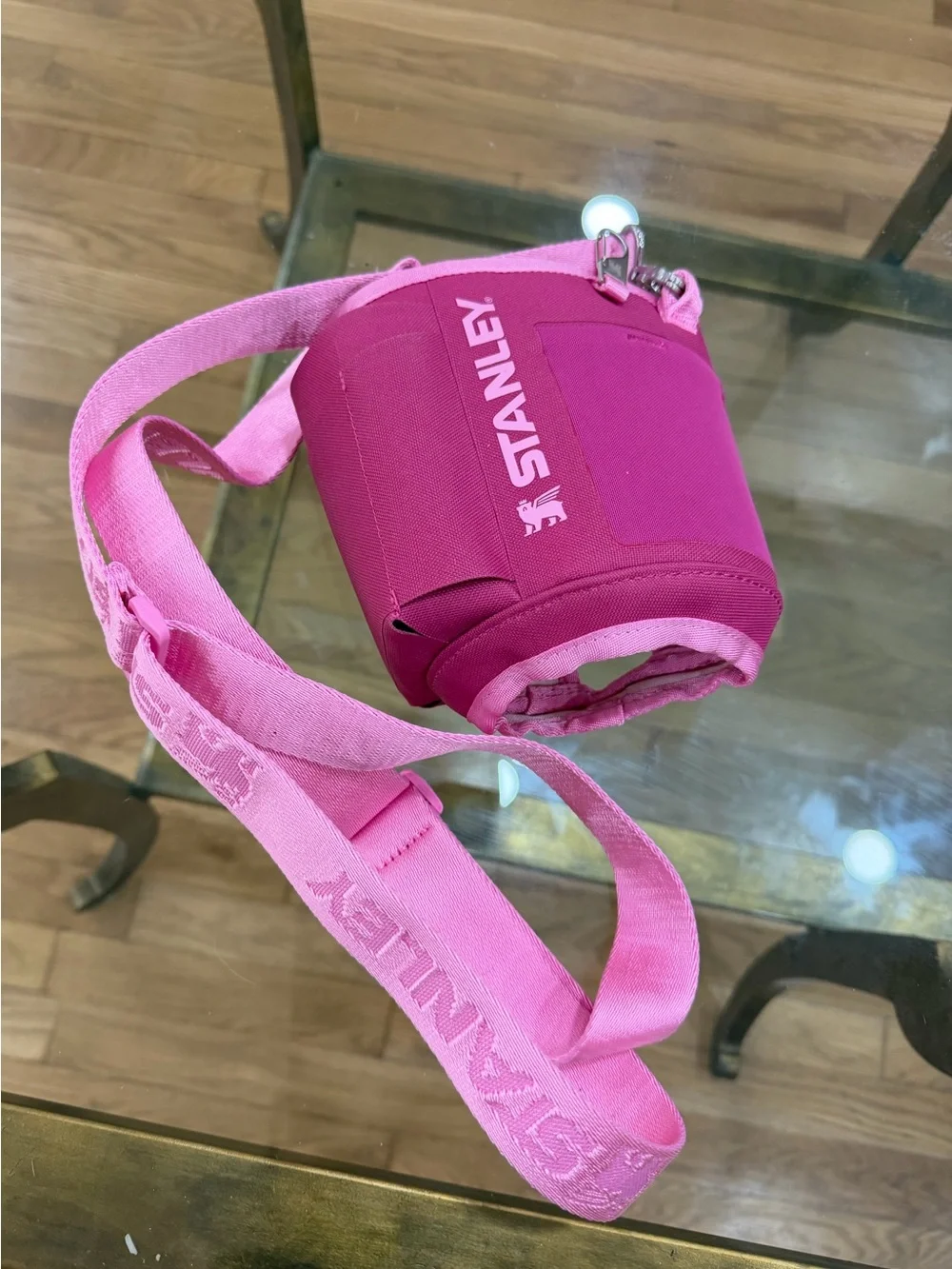 🦋STANLEY 
The All Day 40oz Quencher
Carry-All Pink - Picture 3 of 9